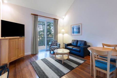 Apartments At 15 Thompsons - Redcliffe Tourism 5