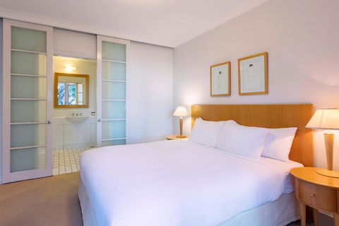 Apartments At 15 Thompsons - Redcliffe Tourism 6