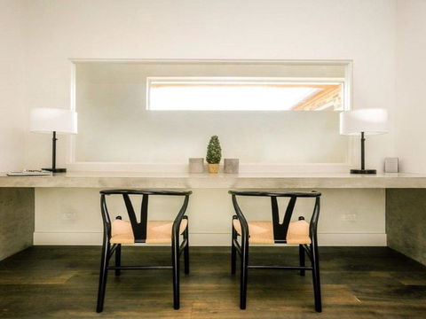 Amaroo Modern Luxurious & Chic - Redcliffe Tourism 2