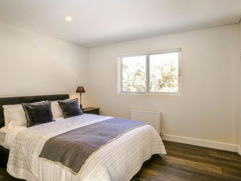Amaroo Modern Luxurious & Chic - Redcliffe Tourism 1