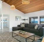 Ohana Oasis front row to reserve beach  ocean - Redcliffe Tourism