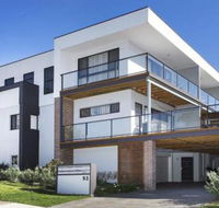 Surf Beach Townhouse - Redcliffe Tourism