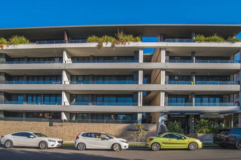 Relaxing Parramatta Apartment With Parking - Redcliffe Tourism 1