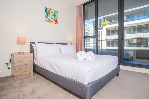 Relaxing Parramatta Apartment With Parking - Redcliffe Tourism 3