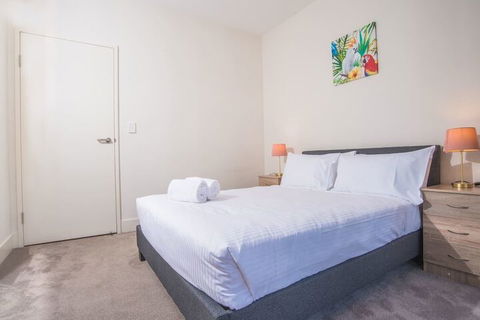 Relaxing Parramatta Apartment With Parking - Redcliffe Tourism 5