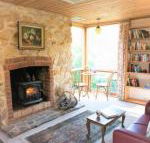 Adelaide Hills Camellia Cottage WiFi - Redcliffe Tourism