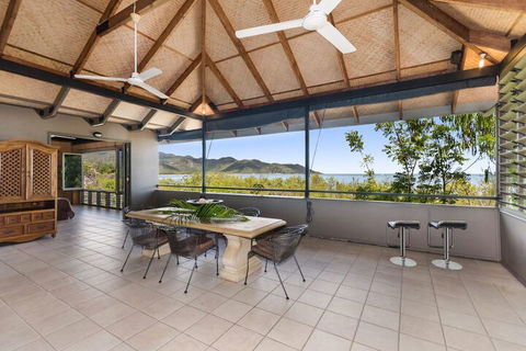 Absolute Beachfront - Redcliffe Tourism 5