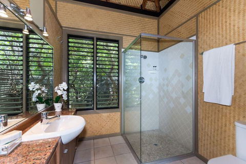 Absolute Beachfront - Redcliffe Tourism 6