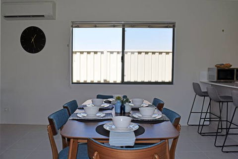 The Kingsley's Place Piara Waters - Redcliffe Tourism 3