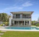 WATERFRONT HOME BORDERING MOOLOOLABA - Redcliffe Tourism
