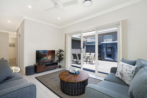 Accommodation Hunter - Adams St Maitland - Redcliffe Tourism 6