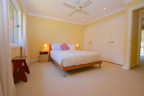 Rocky Mountain Cottage - Redcliffe Tourism 6