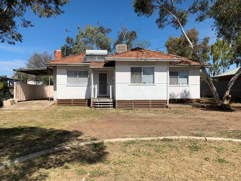 Salty Cottage Northam - Redcliffe Tourism 5