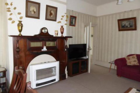 Claremont Farmhouse - Redcliffe Tourism 5