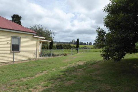 Claremont Farmhouse - Redcliffe Tourism 4