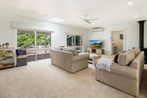 Family Fun Retreat With Spa - Redcliffe Tourism 5