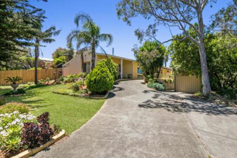 Family Fun Retreat With Spa - Redcliffe Tourism 0