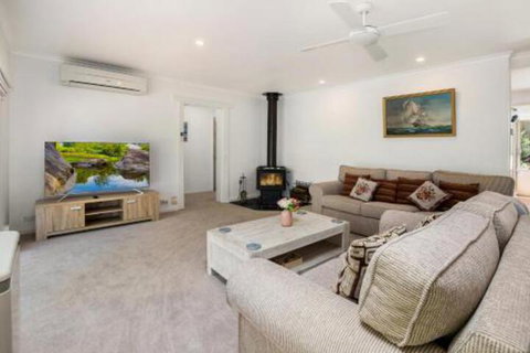 Family Fun Retreat With Spa - Redcliffe Tourism 7