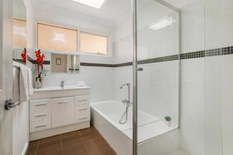 Family Fun Retreat With Spa - Redcliffe Tourism 2