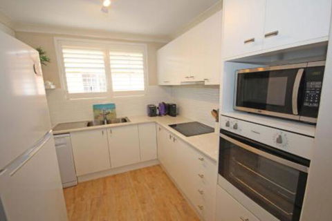 Annies Apartment - Redcliffe Tourism 0