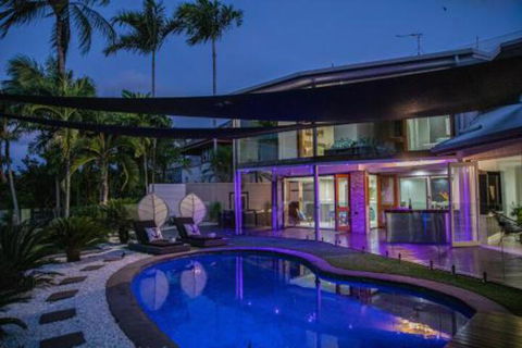Absolute Lakefront Port Douglas - Redcliffe Tourism 2