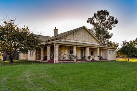 The Jazz B & B - Redcliffe Tourism 4