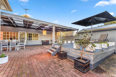 The Jazz B & B - Redcliffe Tourism 6