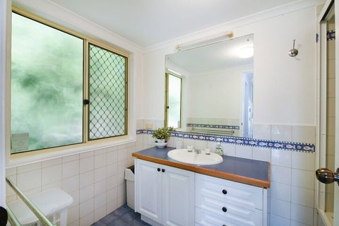 Blue Haven - 7 Egret Street - Redcliffe Tourism 3