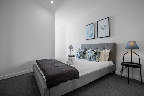 Comfy And Warm Apartment In Parkville - Redcliffe Tourism 3