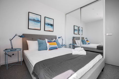 Comfy And Warm Apartment In Parkville - Redcliffe Tourism 5