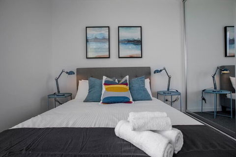 Comfy And Warm Apartment In Parkville - Redcliffe Tourism 6