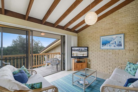 Galleries 3 - 3/28 Peregian Esplanade - Redcliffe Tourism 6