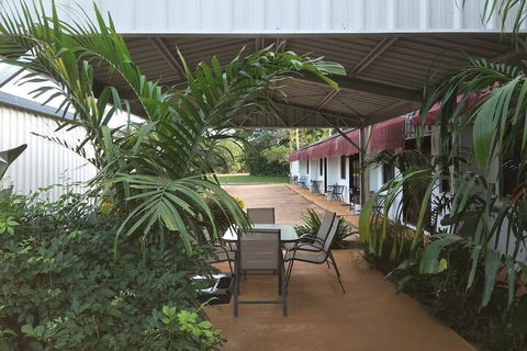 Ash Palms Motor Inn - Redcliffe Tourism 6