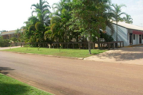 Ash Palms Motor Inn - Redcliffe Tourism 4