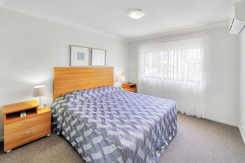 Airtrip Apartment On Russell St - Redcliffe Tourism 7