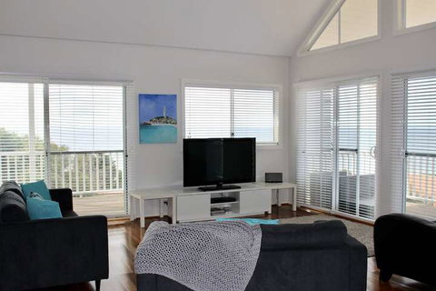 Flinders View Beach House - Redcliffe Tourism 5