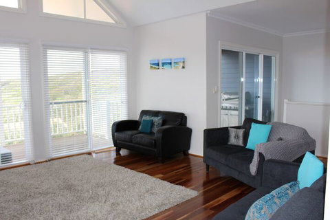 Flinders View Beach House - Redcliffe Tourism 1