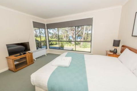 Allure - Redcliffe Tourism 0