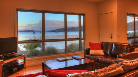 Tides Reach - Essentially Tas Dover - Redcliffe Tourism 4
