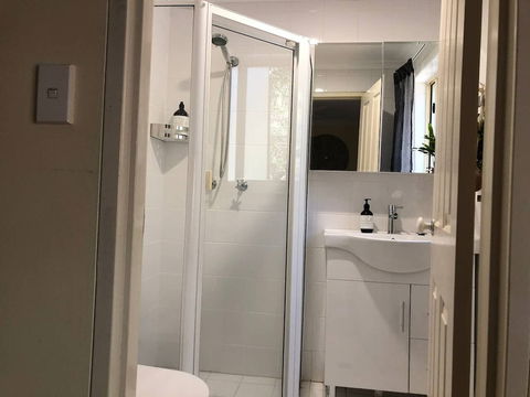 Escape To Strathfield For 8 Guests - Redcliffe Tourism 5