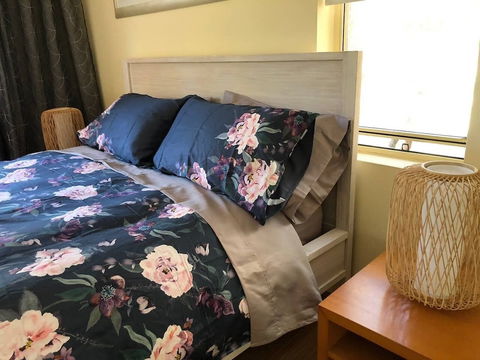 Escape To Strathfield For 8 Guests - Redcliffe Tourism 2