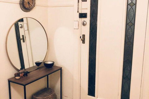 Art Deco Apt In Sunny Elwood Minutes To St. Kilda - Redcliffe Tourism 0