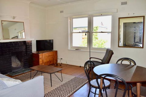 Art Deco Apt In Sunny Elwood Minutes To St. Kilda - Redcliffe Tourism 3