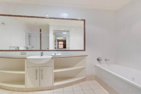 Byron At Lennox - Redcliffe Tourism 0