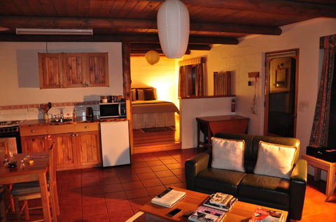 Herons Rise Vineyard Accommodation - Redcliffe Tourism 4