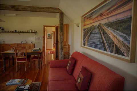 Herons Rise Vineyard Accommodation - Redcliffe Tourism 2