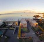 1 Seaside Splendour 137 Soldiers Point Road beautiful unit on the waterfront - Redcliffe Tourism