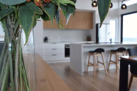 Freycinet Coastal Retreat - Redcliffe Tourism 4