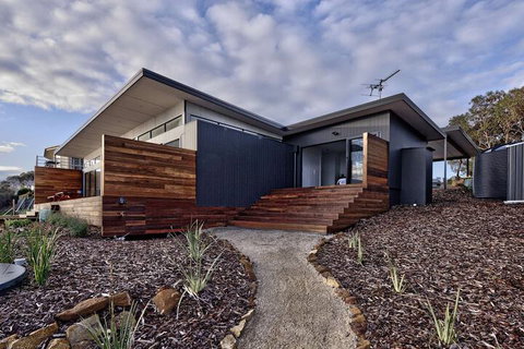 Freycinet Coastal Retreat - Redcliffe Tourism 1