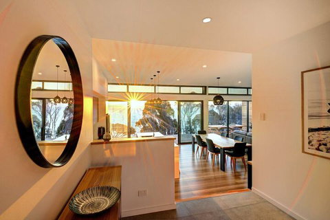 Freycinet Coastal Retreat - Redcliffe Tourism 3